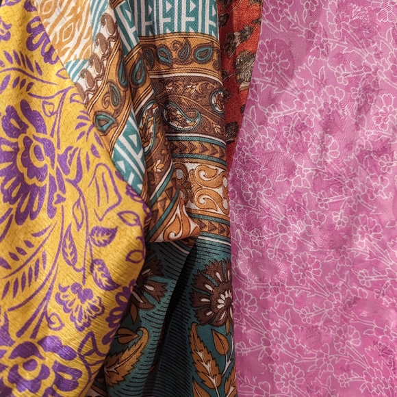 Loose colorful top - Picture 2 of 4